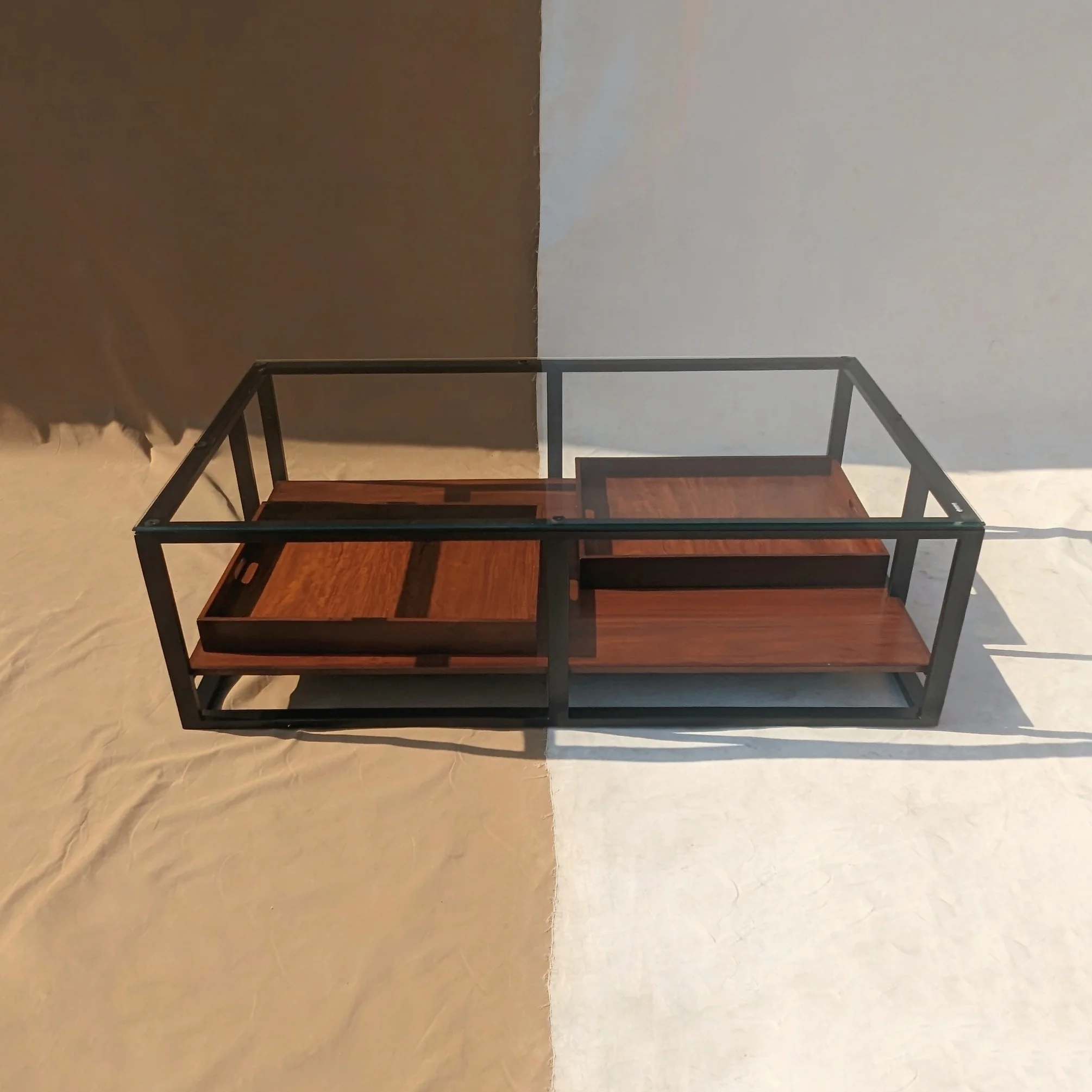 CATALOGUE COFFEE TABLE - Image 2