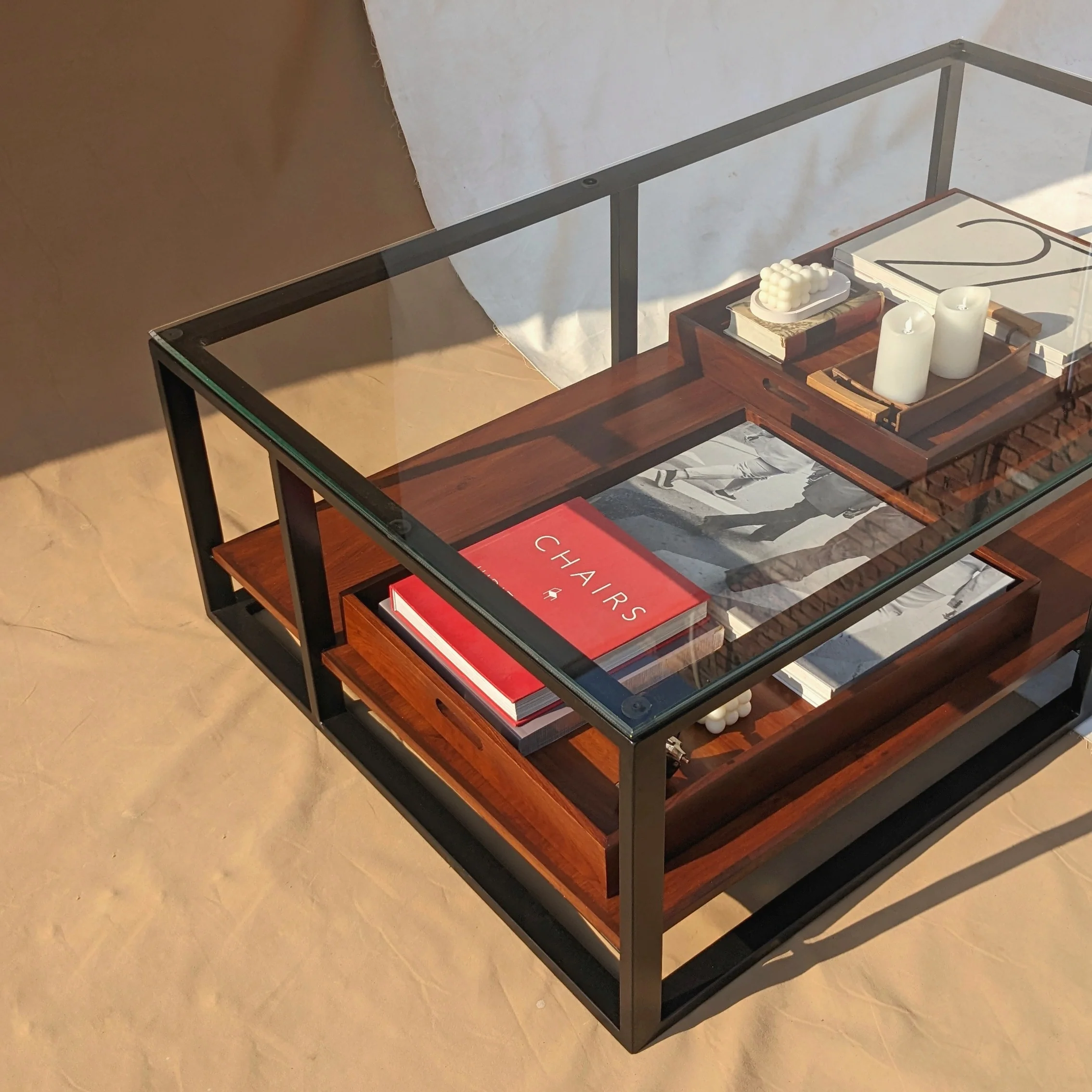 CATALOGUE COFFEE TABLE - Image 3