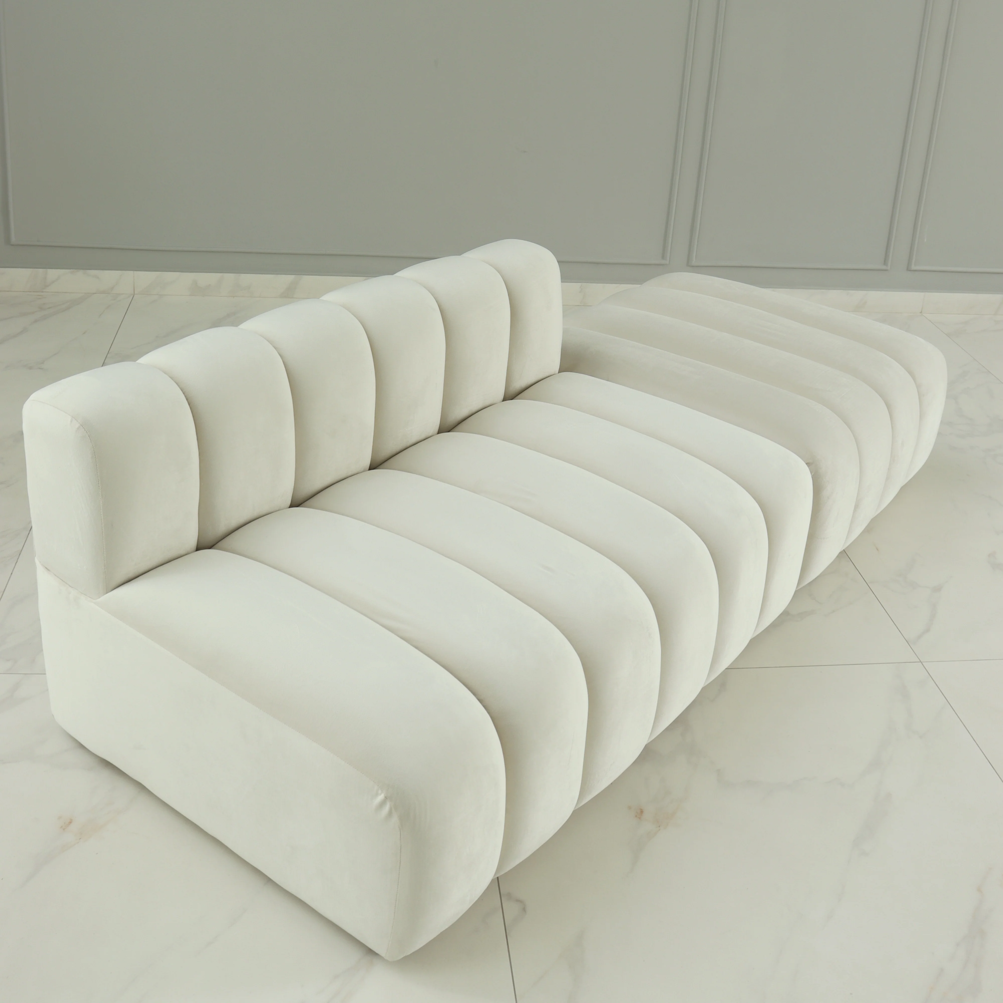 CATTERPILLAR SOFA - Image 3