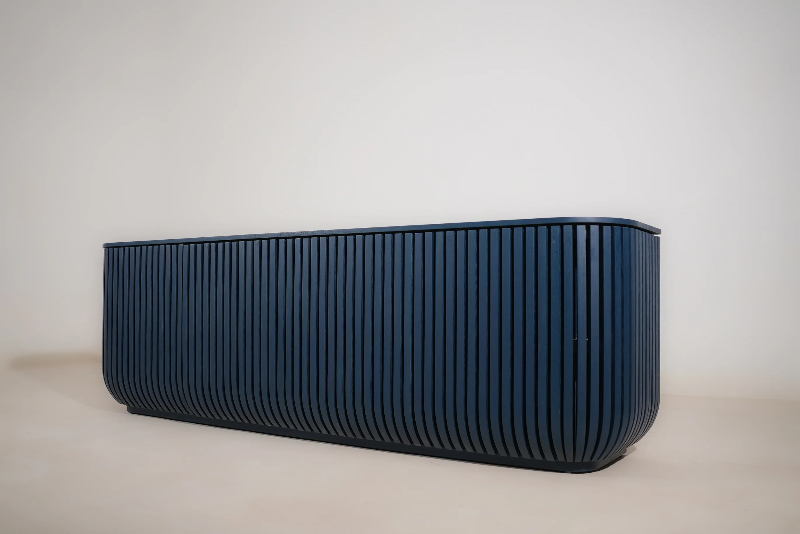 HOVER SIDEBOARD - Image 3