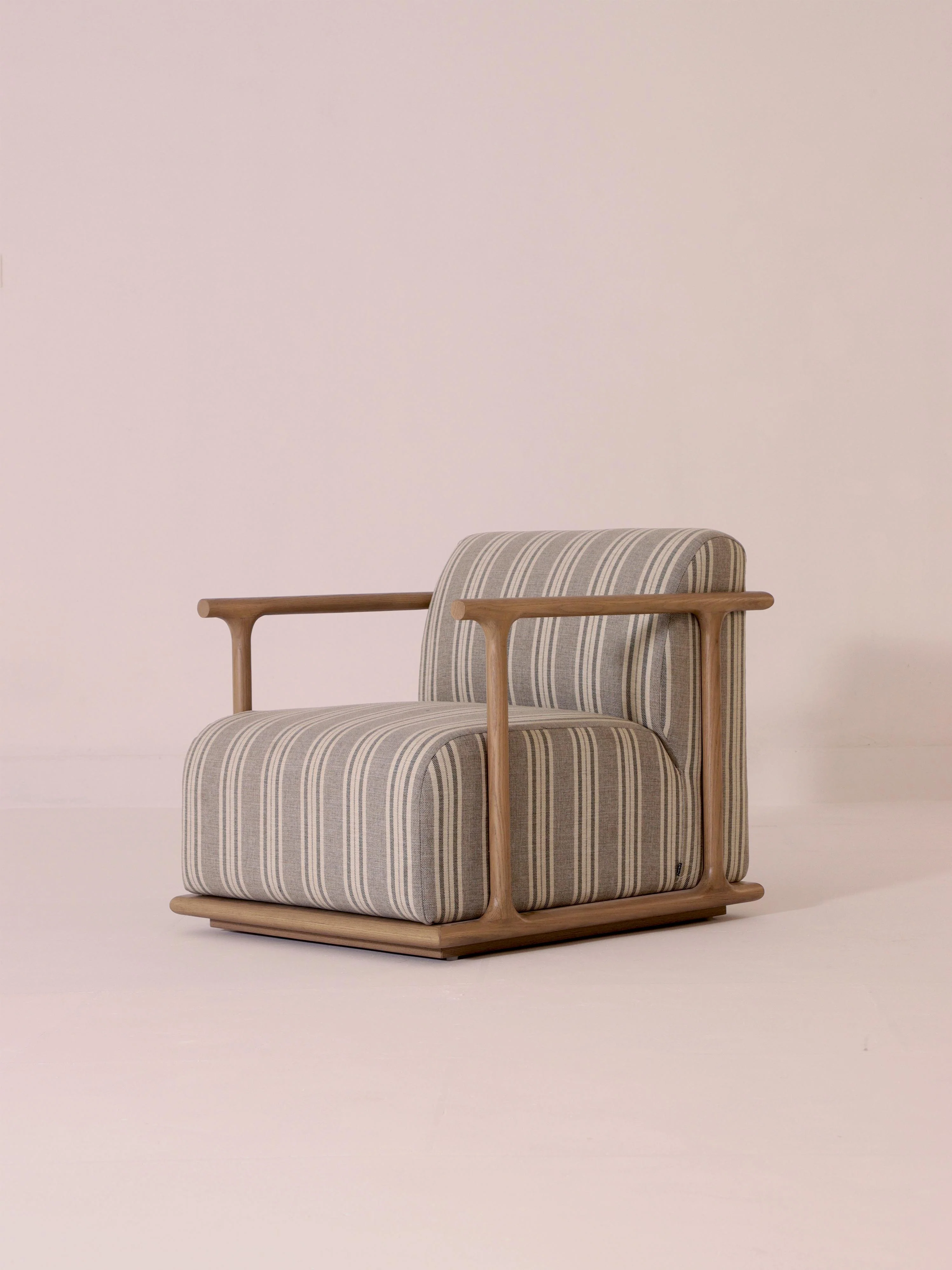 LOCKWOOD CHAIR