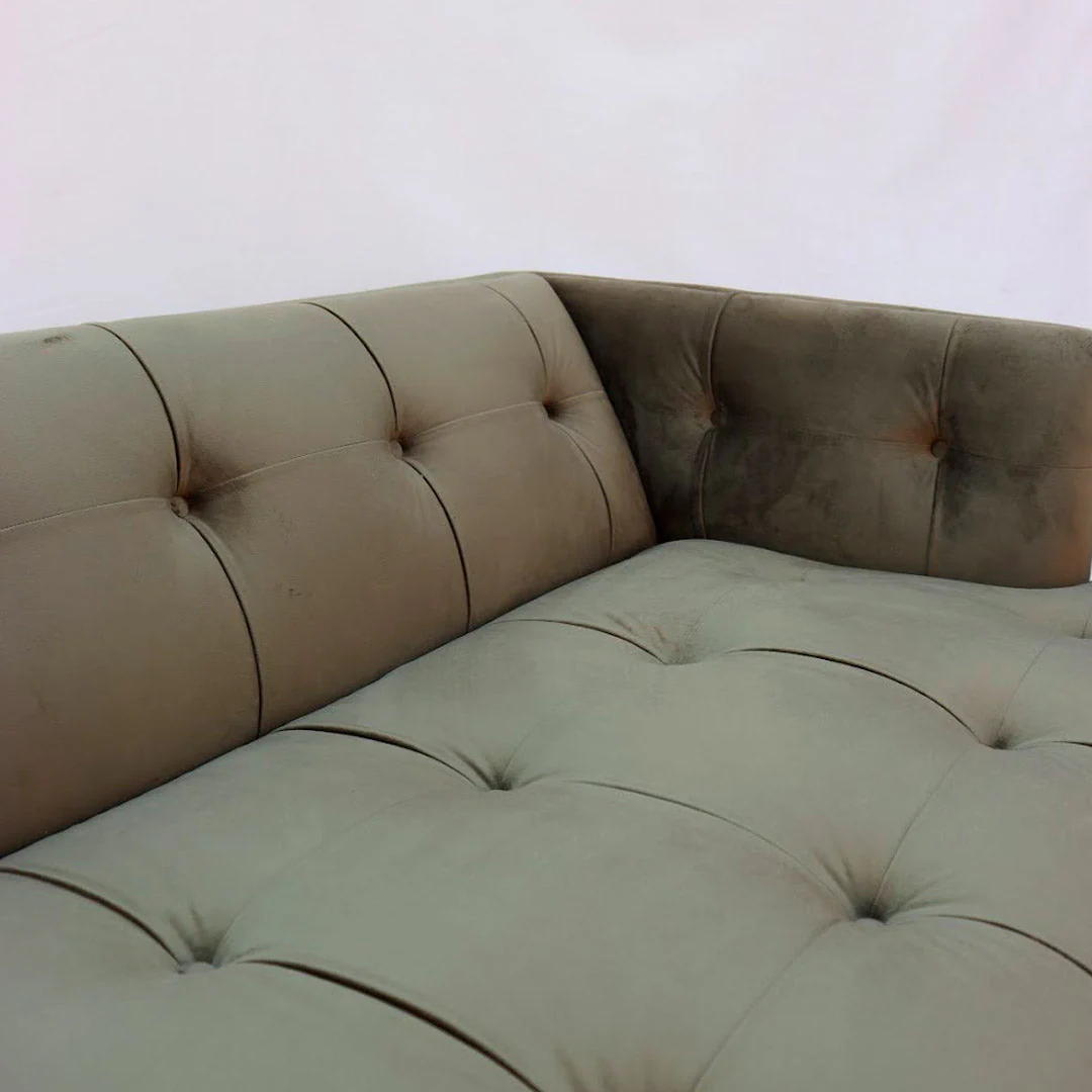 TUFTED TUXEDO SOFA - Image 3